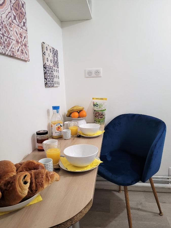L'établissement LA PLAGE A 2 PAS , vous propose 4 appartements neufs avec services , lits faits à votre arrivée , serviettes de toilette , ménage , Wifi , en hyper centre , Vue mer à 50m , tout est accessible à pied Dieppe Exterior foto