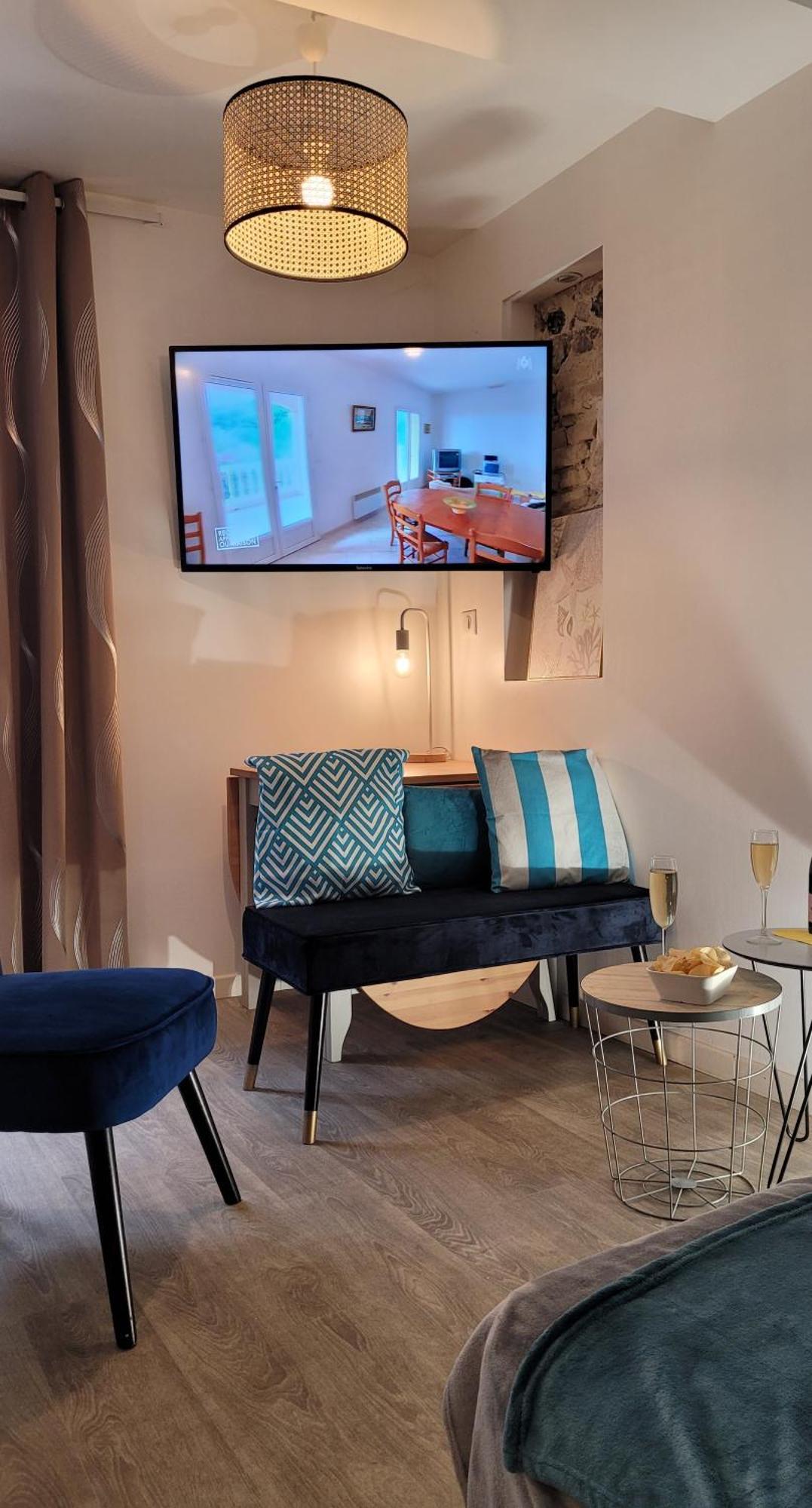 L'établissement LA PLAGE A 2 PAS , vous propose 4 appartements neufs avec services , lits faits à votre arrivée , serviettes de toilette , ménage , Wifi , en hyper centre , Vue mer à 50m , tout est accessible à pied Dieppe Exterior foto